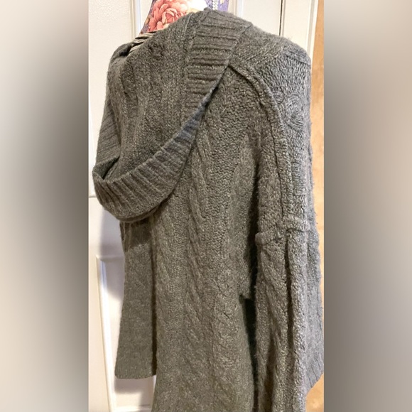 American Eagle Light Gray Open Knit V-Neck with Hood Sweater - Picture 2 of 5